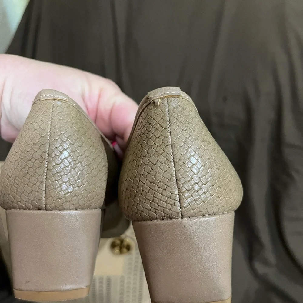 Stuff bundle - Tory Burch Cream Perforated Tote - Picture 5 of 16